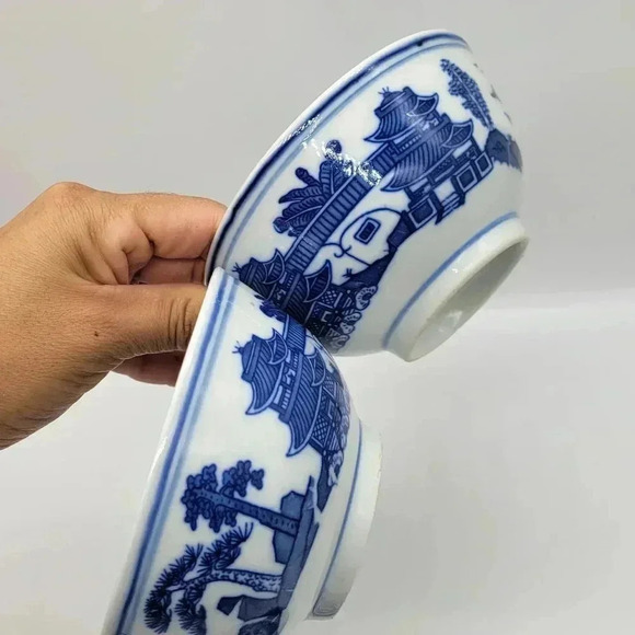 Beautiful! Set Of Three  Blue & White Oriental Dipping Bowls & One Sauce Bowl - Picture 6 of 11